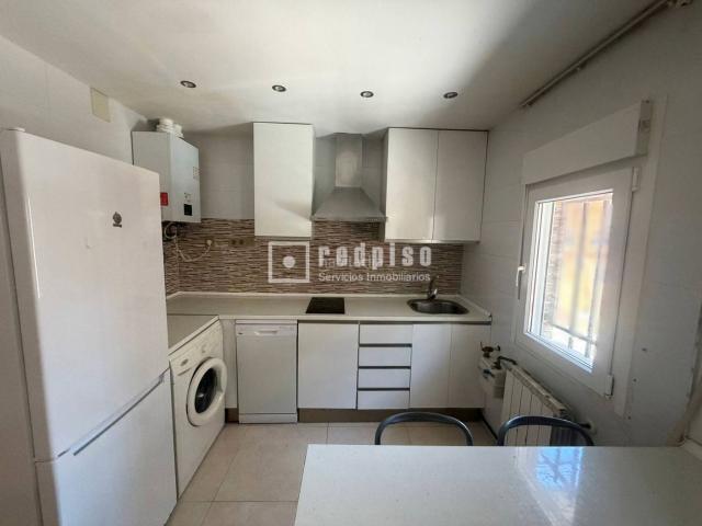 Piso en venta en Madrid, San Isidro. Se vende piso en calle de la Postal. Pisos.