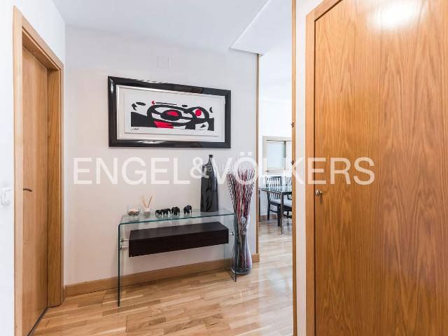 Piso en venta en Madrid, San Pascual. Elegancia, luz y ubicación junto a Arturo Soria. Pisos.
