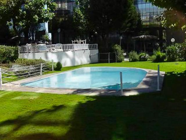 Piso en venta en Madrid, Salvador. Magifica vivienda con terraza y excelentes vistas. Pisos.