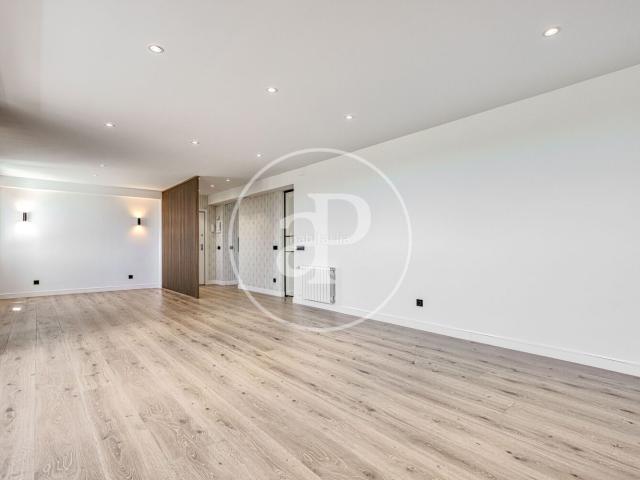 Piso en venta en Madrid, Salvador. Piso en venta en Corazón de María. Pisos.