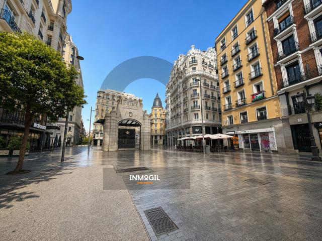 Piso en venta en Madrid, Sol. InmoGil Gestión, piso en venta en Calle Montera, finca moderna. Pisos.