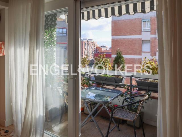 Piso en venta en Madrid, Sol. Piso con preciosa reforma y terraza. Pisos.
