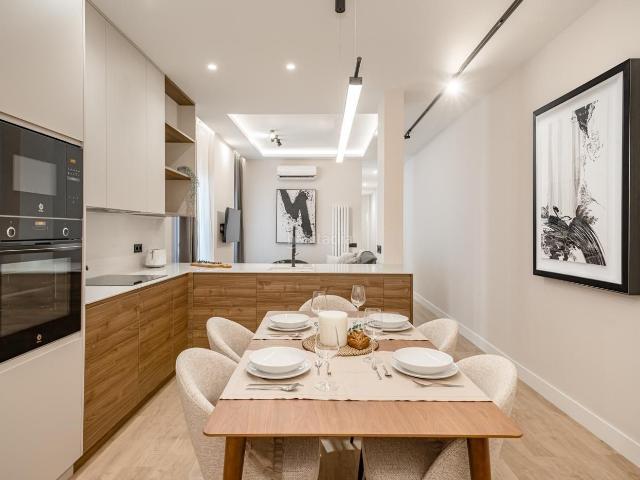 Piso en venta en Madrid, Sol. Vivienda ubicada en el Distrito Centro zona Sol. Pisos.