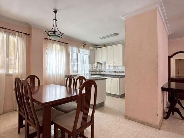 Piso en venta en Mairena del Aljarafe, Lepanto. Luz, comodidad y una ubicación inmejorable en Mairena del Aljarafe. Pisos Mairena del.