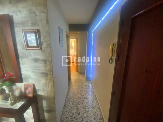 Piso en venta en Málaga, Barrio de Ciudad Jardín. PISO DE 3 DORMITORIOS PARA REFORMAR CON TERRAZA EN LOS CIPRESES, CIUDAD JARDÍN MÁLAGA. Pisos.