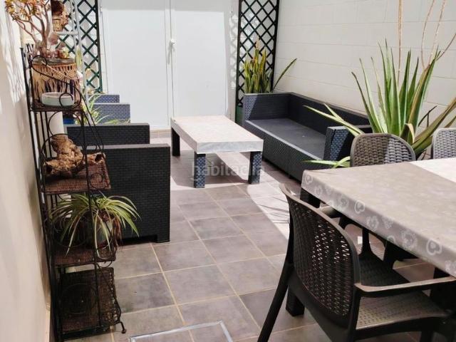 Piso en venta en Málaga, Carranque Haza Cuevas. PISO REFORMADO EN AVDA. ANDALUCÍA CON PATIO PRIVADO EN VENTA 279.000. Pisos.