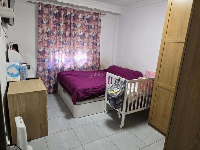 Piso en venta en Málaga, Centro Histórico. Piso reformado y amueblado con terraza, balcón y garaje en Ciudad Jardín. Pisos.