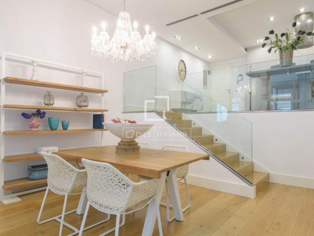 Piso en venta en Málaga, Centro Histórico. Piso tipo loft a doble altura y con licencia turística en venta en el centro histórico de Málaga. Pisos.