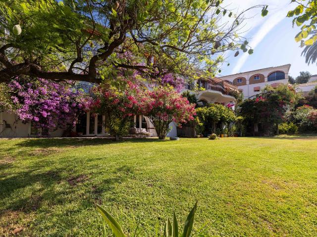 Piso en venta en Málaga, Cerrado de Calderón Hacienda Paredes. Venta de bajo con jardin en Cerrado de Calderón. Pisos.