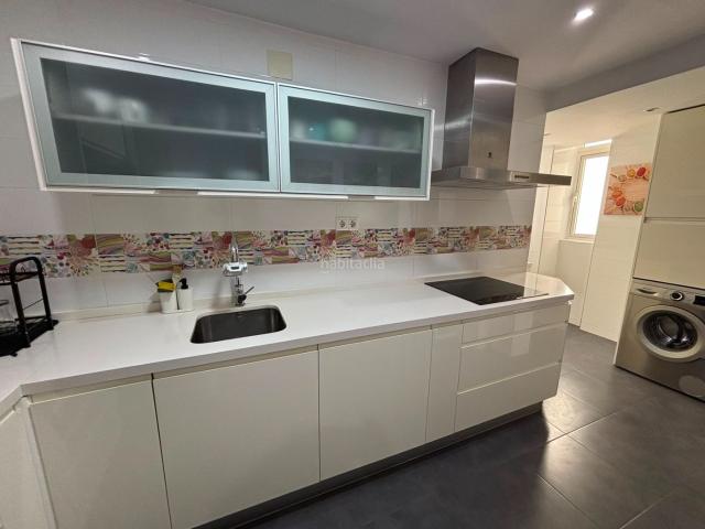 Piso en venta en Málaga, Cortijo Alto. PISO EN VENTA CON GARAJE Y TRASTERO EN CORTIJO ALTO LISTO PARA ENTRAR A VIVIR. Pisos.