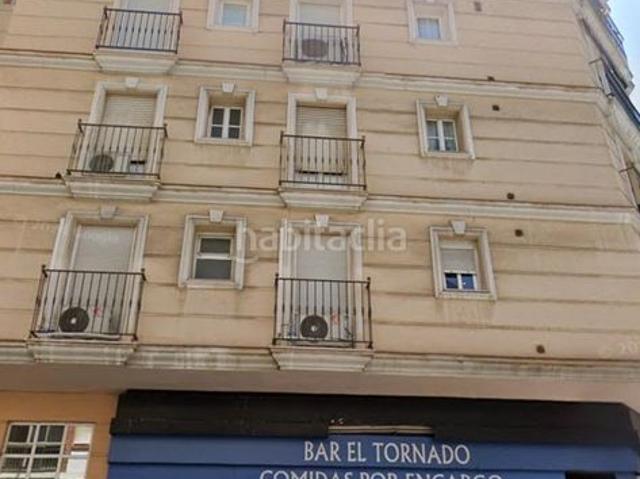 Piso en venta en Málaga, Cristo de la Epidemia. Piso en venta en Calle Gordón Málaga 330.000. Pisos.