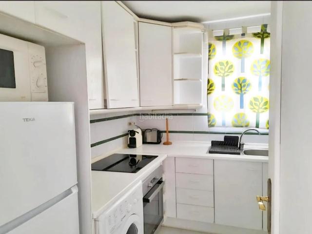 Piso en venta en Málaga, Cristo de la Epidemia. Vive a un paso del Centro Histórico en un luminoso piso totalmente exterior y listo para entrar a vivir. Pisos.
