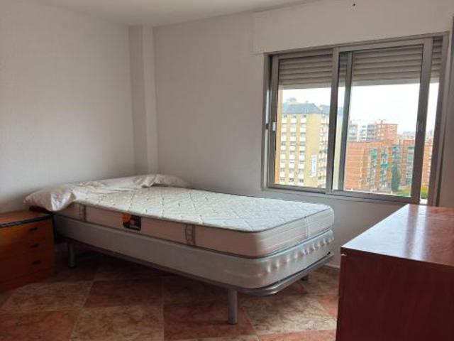 Piso en Venta en Málaga del Fresno, Málaga
