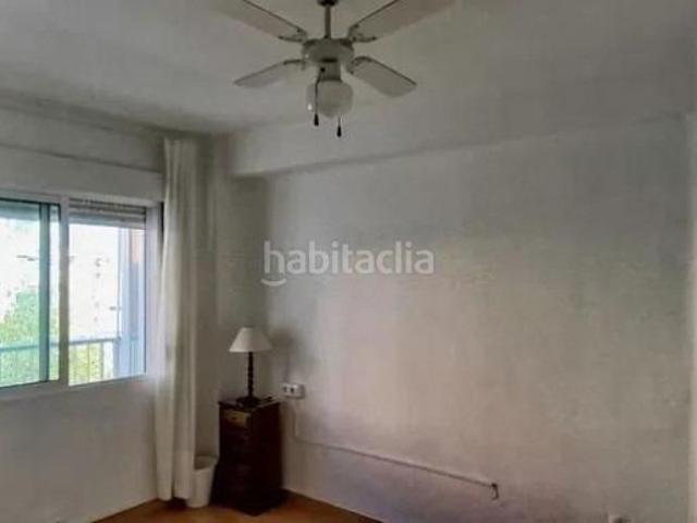 Piso en venta en Málaga, El Ejido. Piso en venta en centro, 3 habitaciones, terraza y vistas despejadas. Pisos.