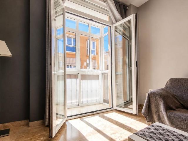 Piso en venta en Málaga, El Molinillo Capuchinos. Piso de 2 dormitorios con ascensor y trastero junto a Plaza de Capuchinos Para entrar a vivir. Pisos.