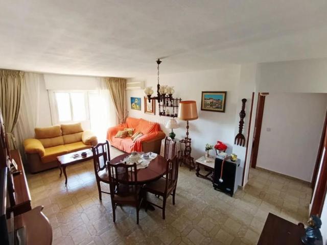 Piso en venta en Málaga, El Palo. Piso con vistas al mar y montaña en El Palo 3 hab. Garaje Recinto cerrado. Pisos.