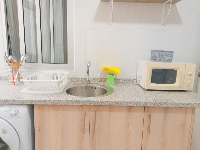 Piso en venta en Málaga, La Unión Cruz de Humilladero Los Tilos. Amplio piso en venta cerca de la estación María Zambrano Málaga. Pisos.