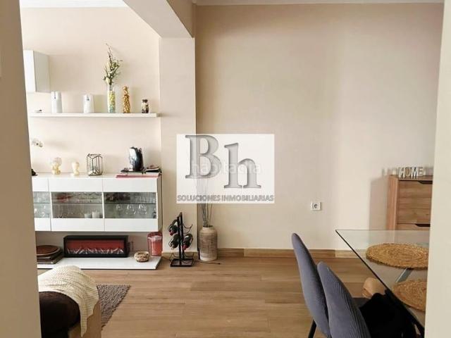 Piso en venta en Málaga, La Unión Cruz de Humilladero Los Tilos. BLANHOGAR vende piso en zona de la Unión. Pisos.