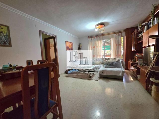 Piso en venta en Málaga, La Unión Cruz de Humilladero Los Tilos. Blanhogar vende piso en Cruz de Humilladero. Pisos.