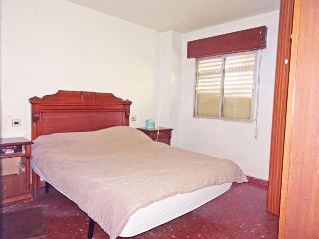 Piso en venta en Málaga, La Unión Cruz de Humilladero Los Tilos. Gran piso de 4 dormitorios y terraza junto a Vialia y estación de autobuses. Pisos.