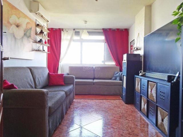 Piso en venta en Málaga, La Unión Cruz de Humilladero Los Tilos. Luminoso piso en esquina frente a Vialia y a 15 minutos del mar. Pisos.