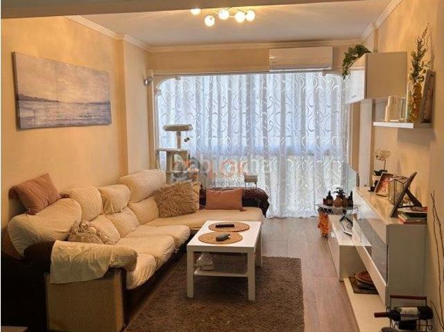 Piso en venta en Málaga, La Unión Cruz de Humilladero Los Tilos. Ofrecemos precioso piso totalmente reformado en la Cruz del Humilladero. Pisos.