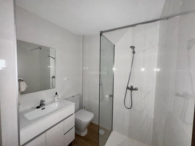 Piso en venta en Málaga, La Unión Cruz de Humilladero Los Tilos. Piso de 2 dormitorios y 2 baños reformados en El Perchel, frente a la Estación Vialia María Zambrano, Málaga ¡Gran oportunidad!.