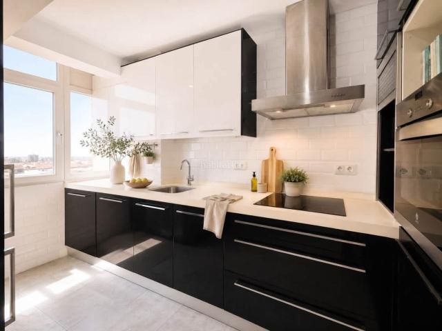 Piso en venta en Málaga, La Unión Cruz de Humilladero Los Tilos. Piso Luminoso 3 Dormitorios junto a Vialia Málaga. Pisos.