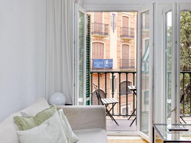 Piso en venta en Málaga, La Goleta San Felipe Neri. Piso en pleno centro de Málaga. Pisos.