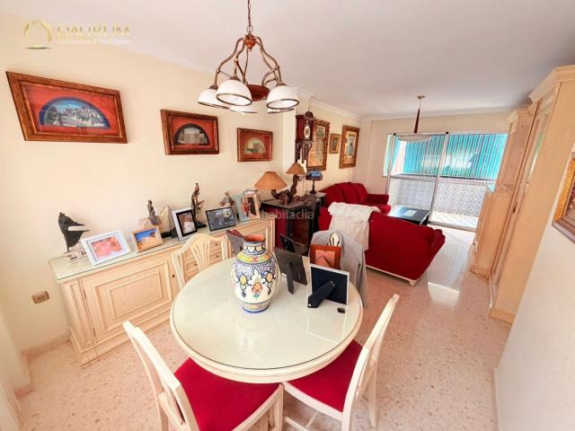 Piso en venta en Málaga, La Luz El Torcal. MARAVILLOSO PISO DE 4 HABITACIONES EN CARRETERA DE CÁDIZ. Pisos.