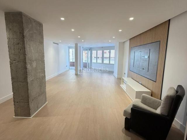 Piso en venta en Málaga, La Malagueta Monte Sancha. INMEJORABLE PISO DE 3 HABITACIONES EN LA MALAGUETA, EN PRIMERA LÍNEA DE PLAYA. Pisos.