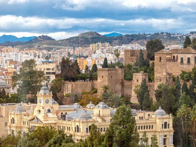 Piso en venta en Málaga, La Malagueta Monte Sancha. Venta de Piso en Malagueta con excelentes vistas. Pisos.