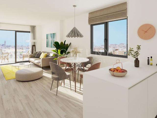 Piso en venta en Málaga, Los Castillejos La Trinidad. CÁLIDA, AMPLIA Y LUMINOSA VIVIENDA DE DOS DORMITORIOS, CON EXCELENTES CALIDADES Y ZONAS COMUNES DE ENSUEÑO EN MÁLAGA. Pisos.