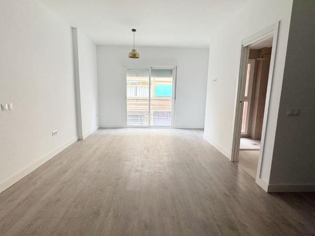 Piso en venta en Málaga, Los Castillejos La Trinidad. Buscas invertir en una vivienda?. Pisos.