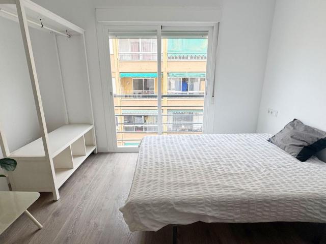 Piso en venta en Málaga, Los Castillejos La Trinidad. Buscas invertir en una vivienda?. Pisos.