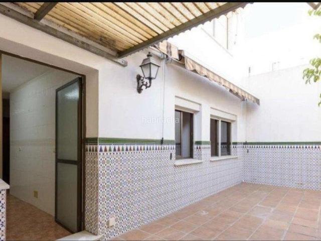 Piso en venta en Málaga, Los Castillejos La Trinidad. Gran Piso con Garaje, Trastero y Azotea en La Trinidad, Málaga Ideal para Reformar y Potenciar su Valor. Pisos.