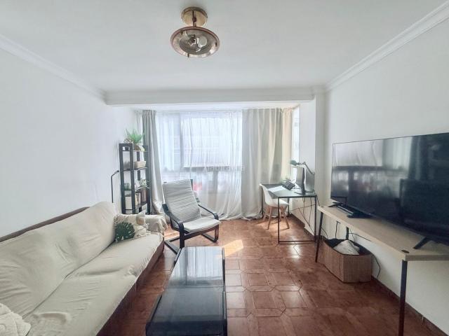 Piso en venta en Málaga, Los Guindos Parque Mediterráneo Santa Paula. Acogedor piso junto Avenida de Velázquez. Pisos.