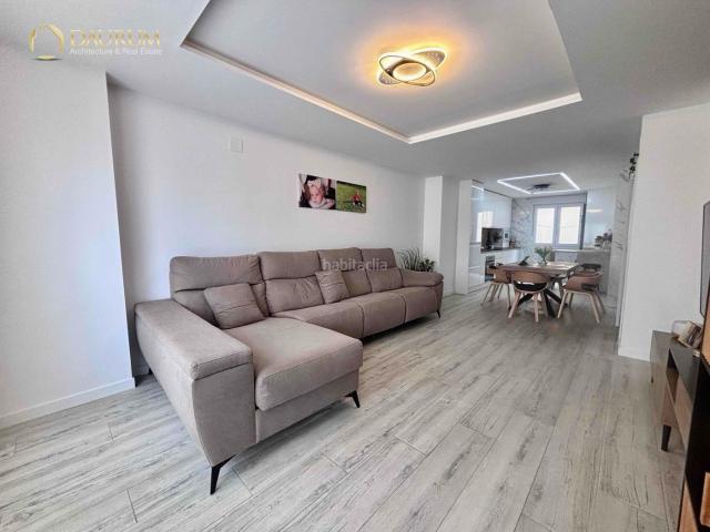 Piso en venta en Málaga, Martín Carpena Torre del Río. MARAVILLOSO PISO DE 4 HABITACIONES EN FINCA EL PATO TORRE DEL RÍO, CON VISTAS AL MAR. Pisos.