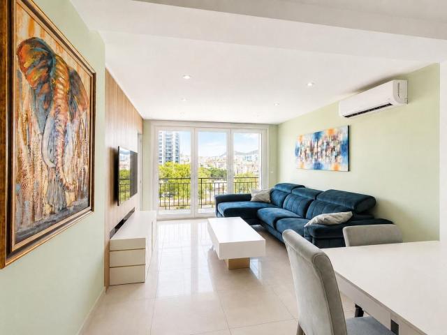 Piso en venta en Málaga, Martiricos La Roca La Rosaleda. Luz de mañana, reforma impecable y vistas despejadas junto a Martiricos!. Pisos.