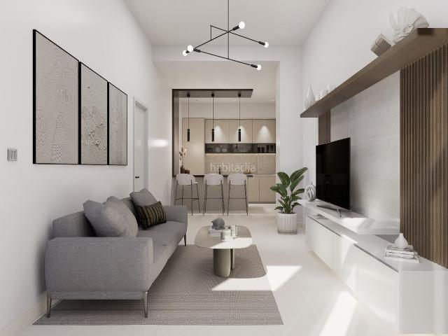 Piso en venta en Málaga, Parque Ayala Jardín de la Abadía Huelín. Apartamento a 1 minuto de la playa de Huelin andando y con licencia turística. Pisos.