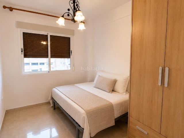 Piso en venta en Málaga, Parque Ayala Jardín de la Abadía Huelín. PISO DE 75M2, MUY AMPLIO Y LUMINOSO, BUENÍSIMA ZONA DE PARQUE AYALA. Pisos.