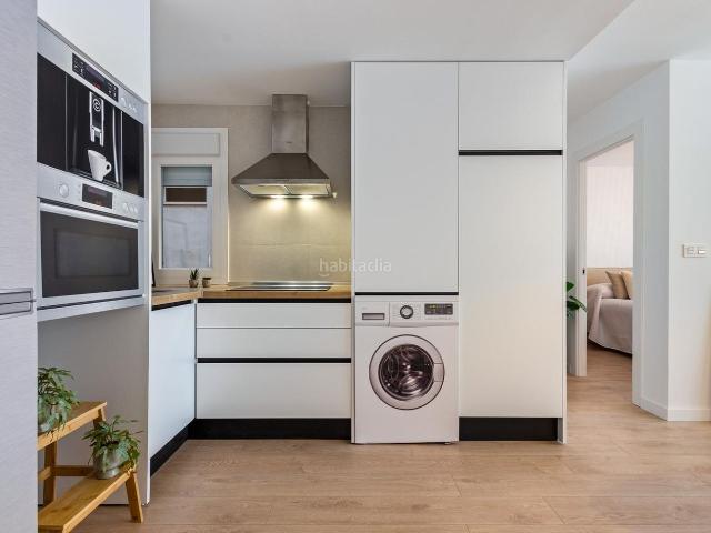 Piso en venta en Málaga, Parque Ayala Jardín de la Abadía Huelín. VIVE A UNOS PASOS DE LA PLAYA EN ESTE ESPECTACULAR PISO DE DISEÑO A ESTRENAR! COMPLETAMENTE RENOVADO. Pisos.
