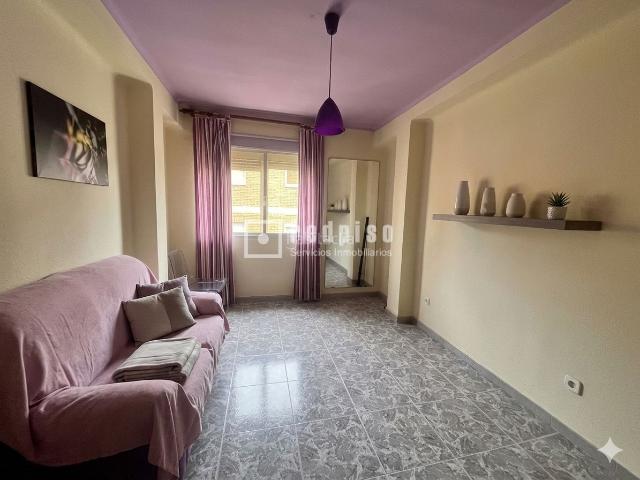 Piso en venta en Málaga, Parque Victoria Eugenia. Amplia vivienda de 3 dormitorios en Miraflores. Pisos.