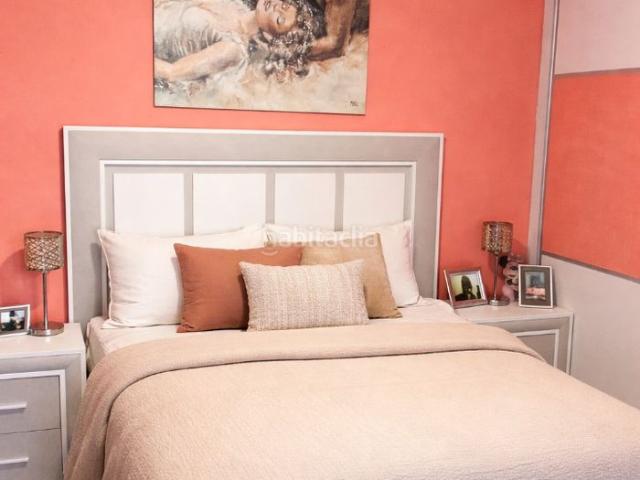 Piso en venta en Málaga, Parque Victoria Eugenia. GRAN PISO EN VENTA en Málaga. Pisos.
