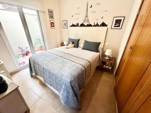 Piso en venta en Málaga, Parque Victoria Eugenia. Piso con patio privado en Málaga. Pisos.