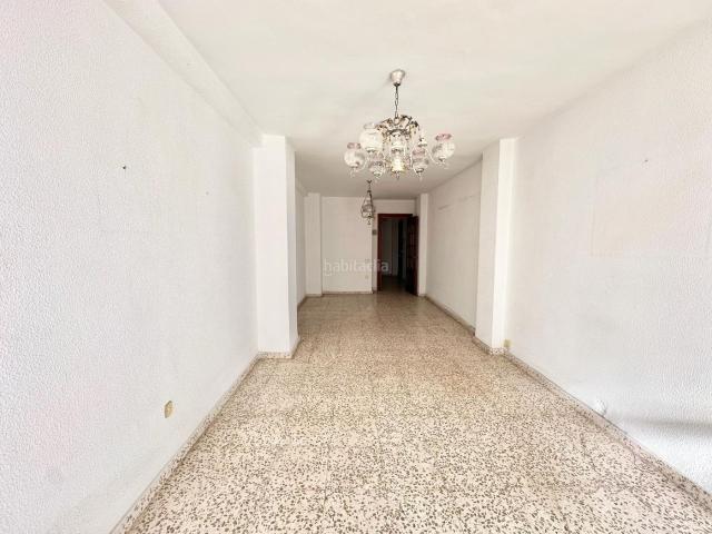 Piso en venta en Málaga, Parque Victoria Eugenia. Piso exterior, haciendo esquina. Pisos.