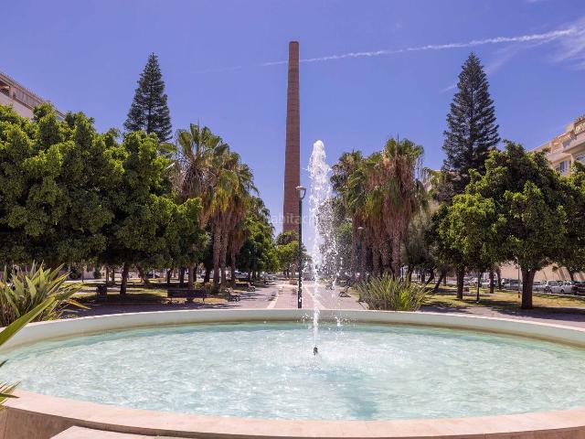 Piso en venta en Málaga, Paseo Marítimo Oeste Pacífico. Venta de Piso con piscina en zona Pacífico. Pisos.