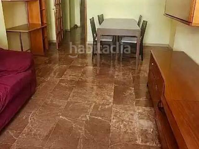 Piso en venta en Málaga, Paseo Marítimo Oeste Pacífico. Piso luminoso con terraza, piscina, jardín y garaje privado en Avenida de Sor Teresa Prat, Málaga 29003. Pisos.