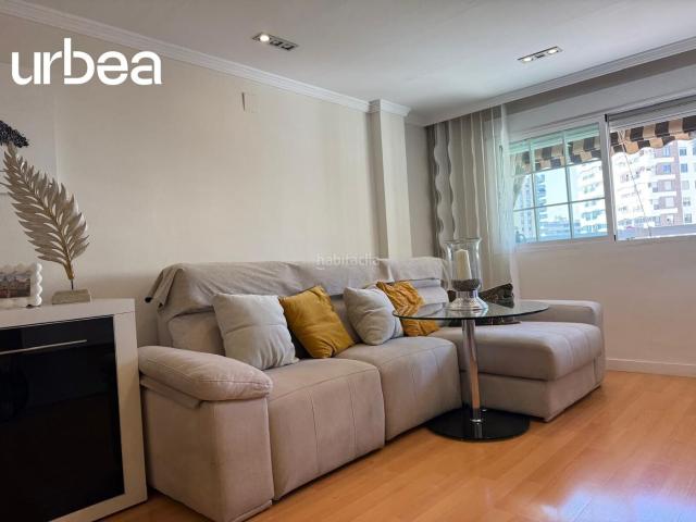 Piso en venta en Málaga, Perchel Norte. Zona Corte Inglés, piso para entrar a vivir por su ubicación, luminosidad y su estupendo estado de conservación. Pisos.