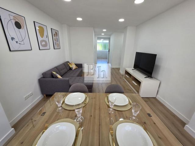 Piso en venta en Málaga, Portada Alta Pol. Crta. De Cártama. BLANHOGAR vende en Ortega y Gasset. Pisos.
